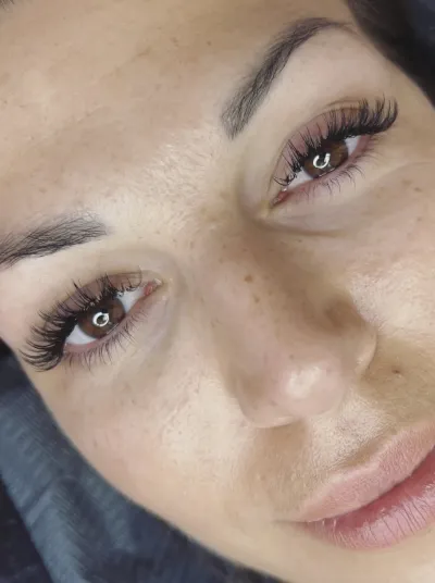 Wet look lashes for a glossy, defined finish