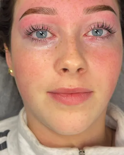 Fresh lift and tint — defined, natural lashes ✨